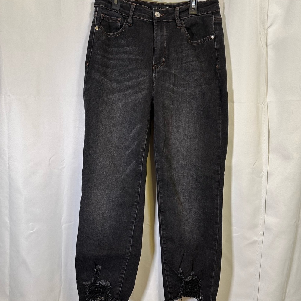 Judy Blue Women's Black Distressed Cropped Jeans